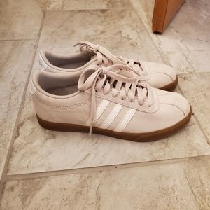 Adidas Original Courtside sneakers beige